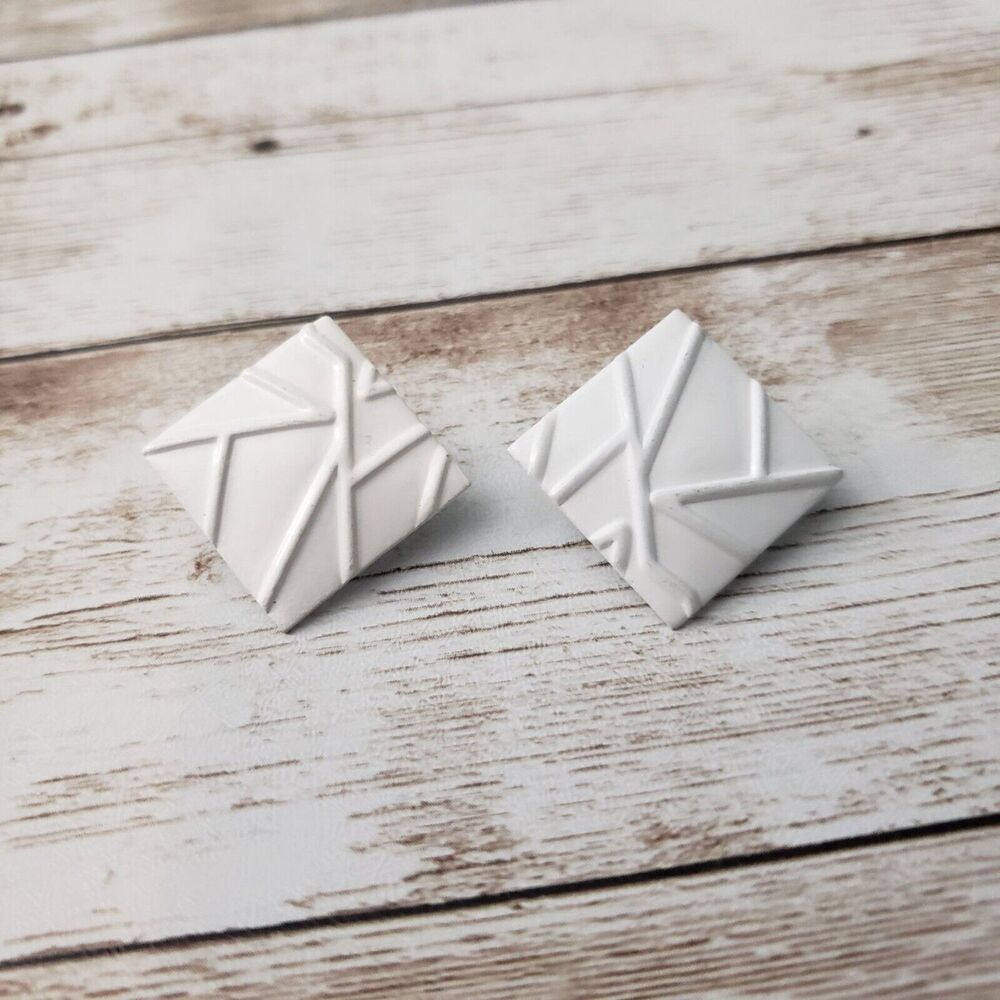 Vintage Clip On Earrings - Off White Retro Design Diamond Shape